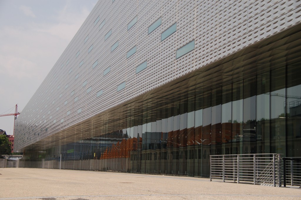 palaisozaki_01