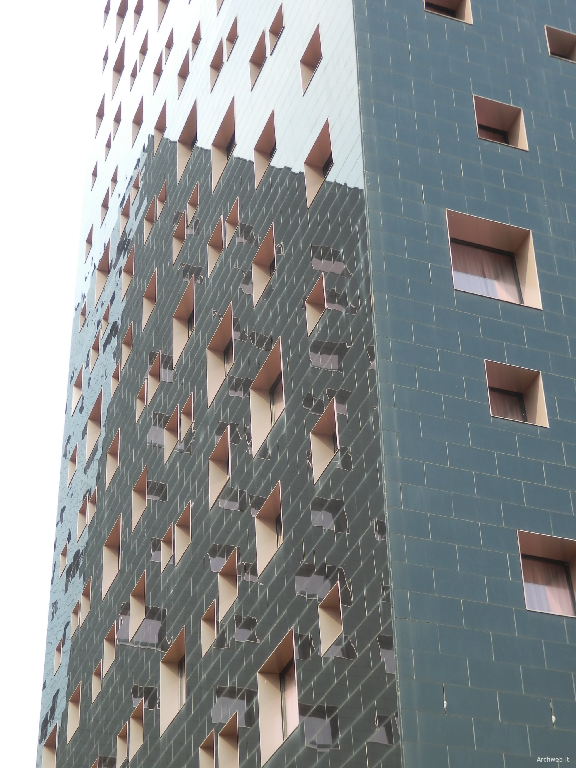 _nhhotel10.jpg